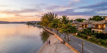 Praia do Sudoeste, em São Pedro da Aldeia, destaca-se por tranquilidade, alta qualidade e valorização imobiliária