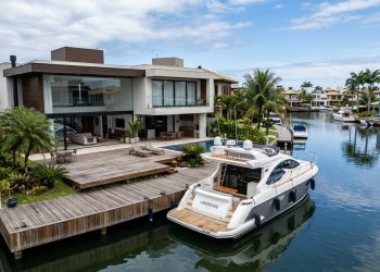 Ogiva, em Cabo Frio, destaca-se por casas de alto padrão às margens do Canal Itajuru