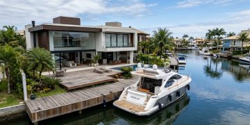 Ogiva, em Cabo Frio, destaca-se por casas de alto padrão às margens do Canal Itajuru
