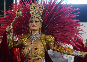 Rainhas de bateria do Carnaval 2026 destacam fantasias tecnológicas e investimentos milionários