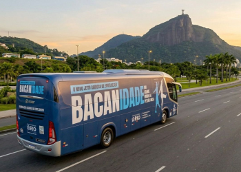 Prefeitura do Rio amplia projeto de lazer e cultura para idosos com ônibus Bacanidade