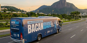 Prefeitura do Rio amplia projeto de lazer e cultura para idosos com ônibus Bacanidade