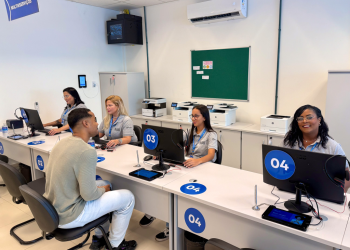 Governo do RJ inaugura ponto phygital em Barra Mansa para modernizar serviços públicos