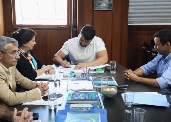 Governo e municípios do Noroeste Fluminense firmam convênio para descarte correto de resíduos urbanos