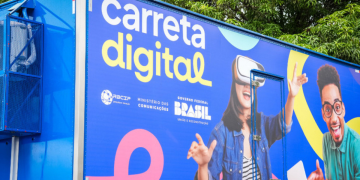 Carreta Digital leva cursos gratuitos de tecnologia a comunidades do Rio de Janeiro