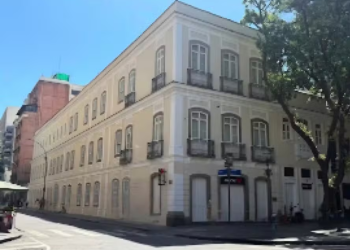 Supermercado no casarão histórico do Catete é inaugurado, preservando legado cultural