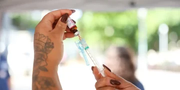 Brasil reforça a vigilância e campanhas de vacinação contra sarampo em resposta ao aumento de casos nas Américas