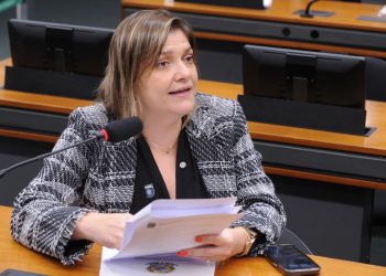 Câmara aprova alimentação escolar para profissionais da educação, com tramitação no Senado