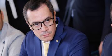 Câmara aprova prazo de 60 dias para início de tratamento de autismo pelo SUS e planos privados