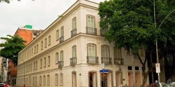 Supermercado Zona Sul inaugura loja conceito em casarão tombado no Catete