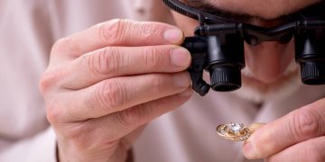 Guia de segurança: como identificar ouro 22 quilates verdadeiro antes da compra