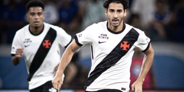 JP ganha destaque ao atuar pelo Vasco no empate contra o Cruzeiro pelo Brasileirão 2026