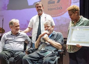 Marcelo Rubens Paiva recebe Medalha Tiradentes em Niterói por sua contribuição à cultura e à resistência democrática