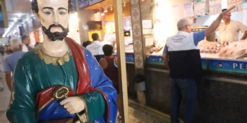 Vigilância sanitária de Niterói reforça fiscalização no Mercado São Pedro antes da Semana Santa