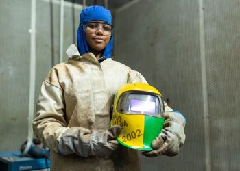 Participação feminina na indústria do Rio de Janeiro aumenta 70% em cinco anos, mas ainda representa 22,3% do setor