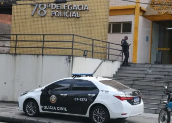 Polícia prende cinco suspeitos e apreende armas no Complexo do Fonseca, Niterói