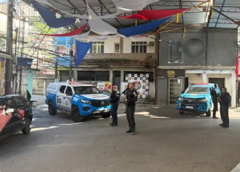 Operação em Niterói desobrui vias e combate o crime organizado na Vila Ipiranga