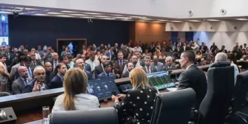 Pressão política e ameaças de retaliação marcam eleição anulada para presidência da Alerj