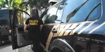 Polícia Federal prende jovem por divulgar conteúdos nazistas e racistas nas redes sociais