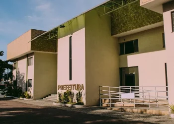 Cabo Frio nomeia secretários após reestruturação e retorno de vereadores à Câmara