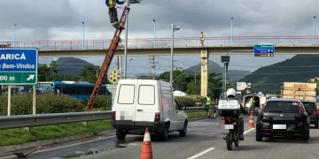 Novos radares na RJ-106 reforçam fiscalização e segurança em Maricá