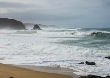 Advogada brasileira morre afogada no México durante viagem, região com alerta de mar de fundo