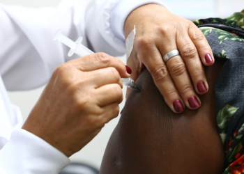 Niterói inicia campanha de vacinação contra a gripe para grupos vulneráveis neste sábado