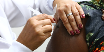 Niterói inicia campanha de vacinação contra a gripe para grupos vulneráveis neste sábado