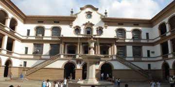 Paralisação de servidores do Colégio Pedro II interrompe aulas em protesto por acordos não cumpridos