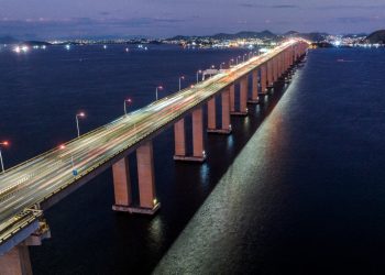 Temporal no Rio causa interdição parcial da Ponte Rio-Niterói e alagamentos