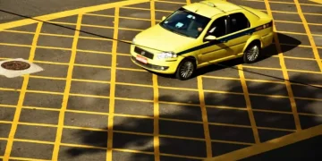 Prefeitura do Rio estabelece tarifas fixas para táxis após show de Shakira em Copacabana