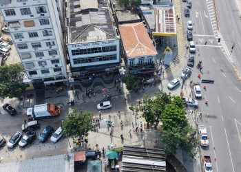 Operação com drones combate flanelinhas no Mercado São Pedro durante Páscoa em Niterói