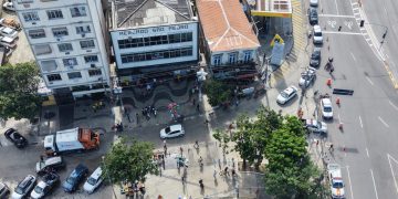 Operação com drones combate flanelinhas no Mercado São Pedro durante Páscoa em Niterói