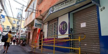 Paciente infectada por HIV após transplante no Rio morre após quase dois anos