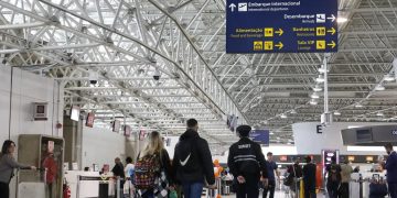 Homem belga é preso no Galeão por extorsão e tortura de turista canadense no Rio