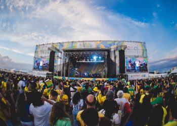 Fan fest no Caminho Niemeyer em Niterói realiza venda de ingressos para eventos durante a Copa de 2026