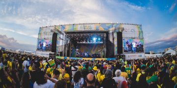 Fan fest no Caminho Niemeyer em Niterói realiza venda de ingressos para eventos durante a Copa de 2026
