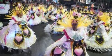 Carnaval da Retomada em São Gonçalo encerra com união, participação de escolas e show da Imperatriz