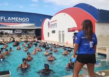 Prefeitura de Maricá oferece aulas gratuitas de hidroginástica para promover saúde e bem-estar