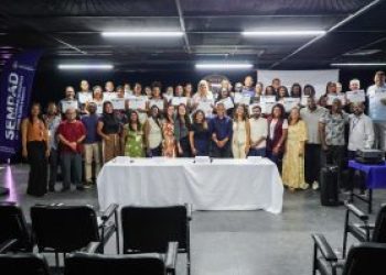 Agentes acolhedores de São Gonçalo concluem capacitação sobre redes de apoio a dependentes