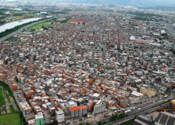 Obras de saneamento e educação ambiental transformam Complexo da Maré