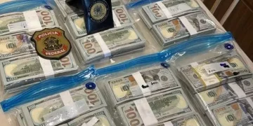 Polícia Federal apreende dólares em residência de auditor na Operação Mare Liberum