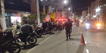 Fiscalização em Niterói apreende cinco motos por irregularidades e aborda mais de 100 motociclistas