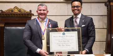 Deputado Alan Lopes recebe Medalha Pedro Ernesto por atuação na fiscalização e valores conservadores