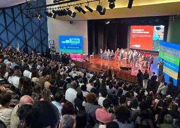 Presidente de associação de Niterói sofre parada cardíaca durante evento municipal