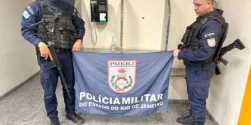Operação na Vila Ipiranga apreende arma de uso restrito e conduz suspeitos à delegacia