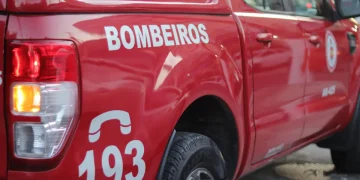 Duas pessoas ficam feridas após queda de motocicleta na Avenida Feliciano Sodré, em Niterói