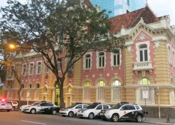 Homem foragido por ameaça e stalking contra ex-companheira é preso em Niterói