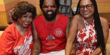 Alcione, Xande de Pilares e Teresa Cristina participam de feijoada no Bar do Zeca Pagodinho