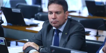 Alexandre Ramagem é preso nos EUA após condenação por tentativa de golpe de Estado no Brasil